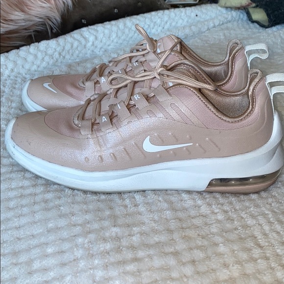 baby pink nike air max